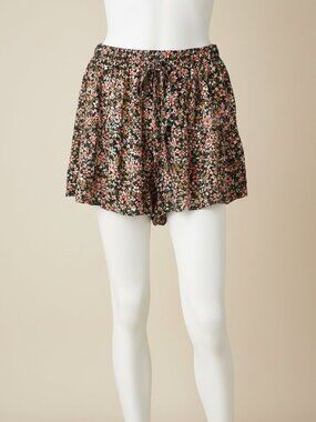 YMI Floral Pull-On Shorts Black Ditsy Floral Smocked Waist Ruffled Hem